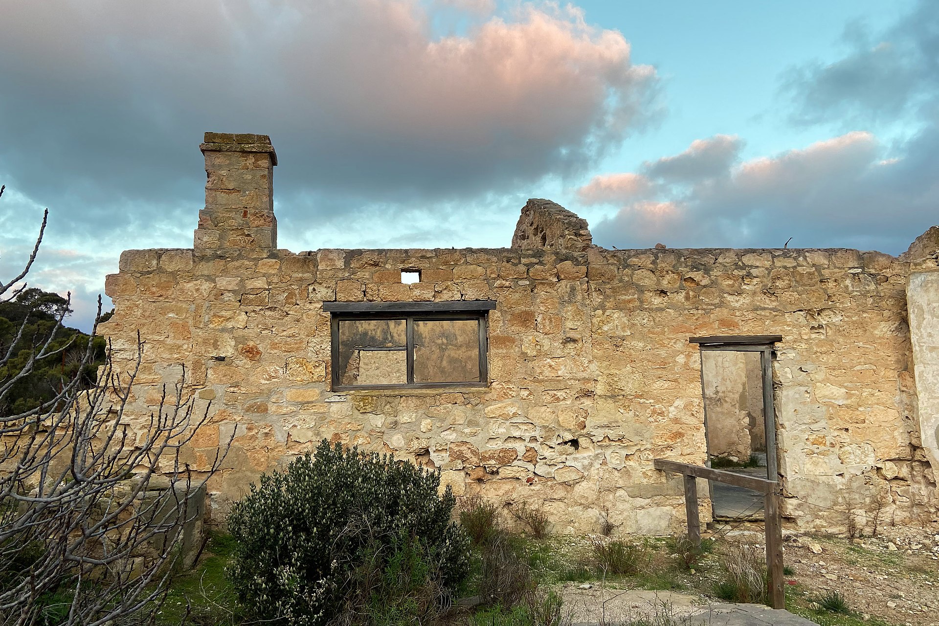 Innes Pug Restaurant Ruins
